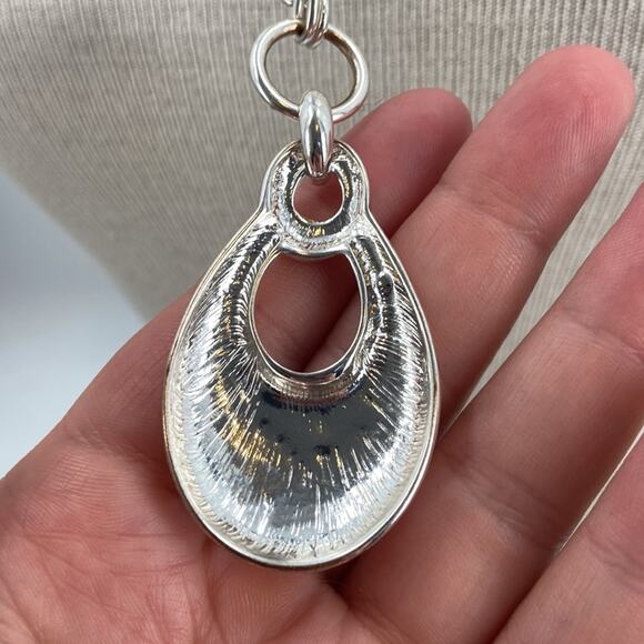 Silver teardrop necklace - Picture 3 of 5